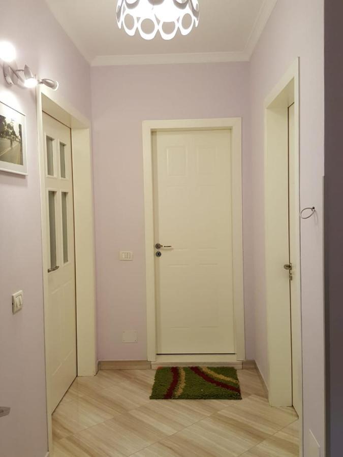 Holiday Center Apartment Shkodër Buitenkant foto